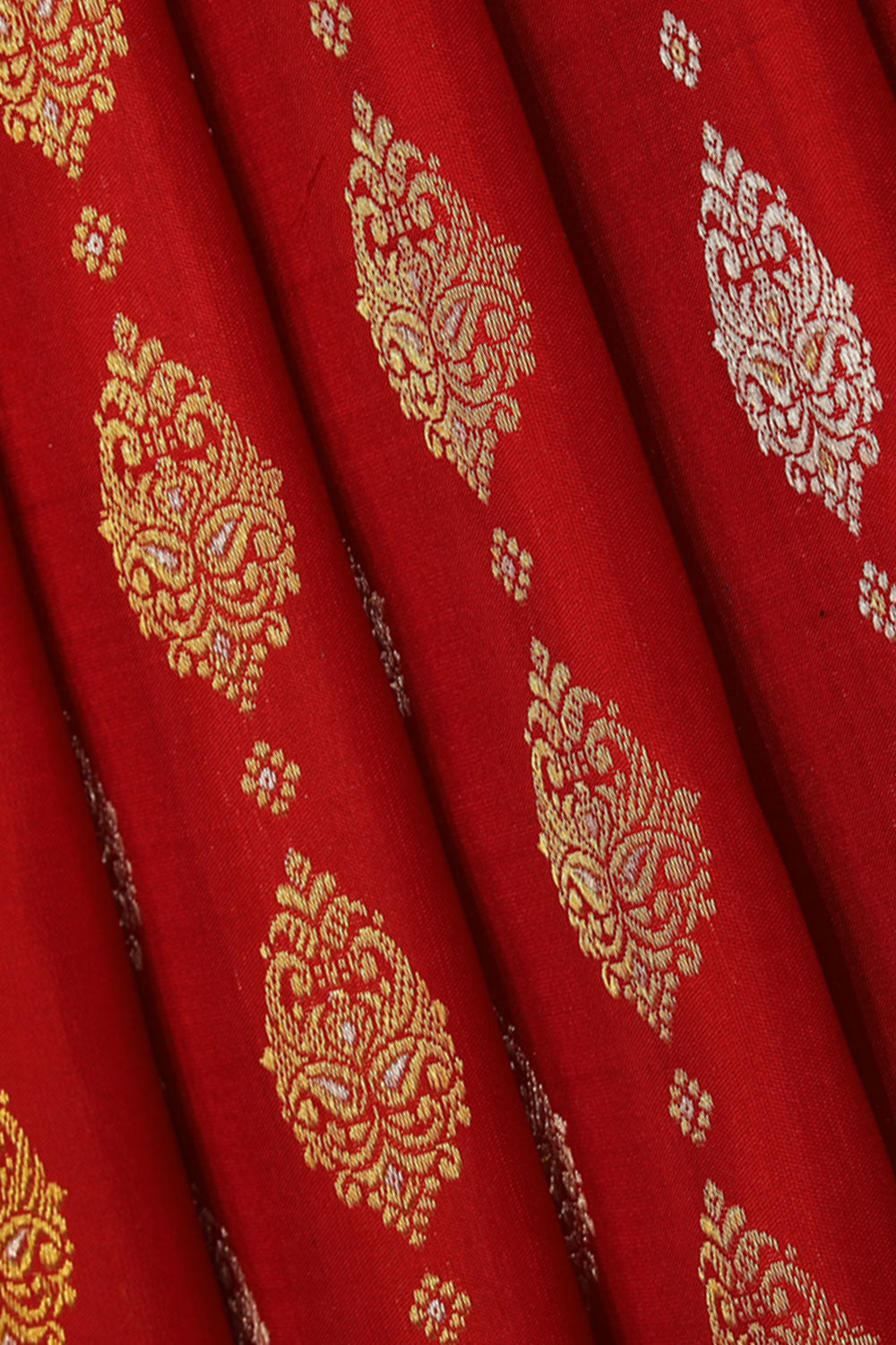 Image of Kanchipattu Red Saree