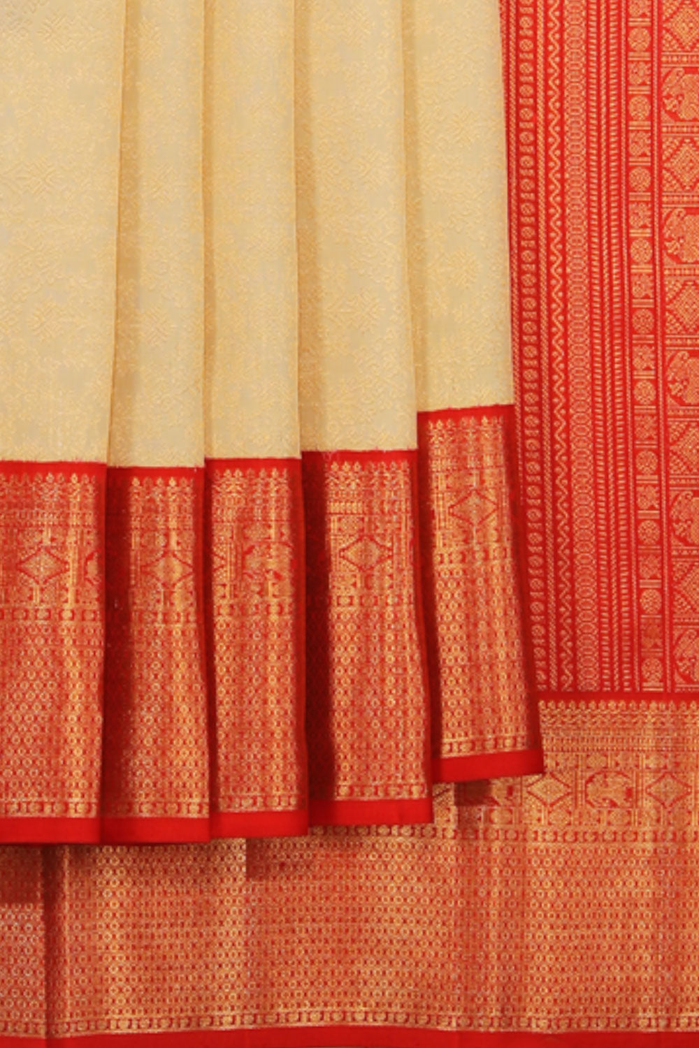 Kanchipattu Off-White Saree