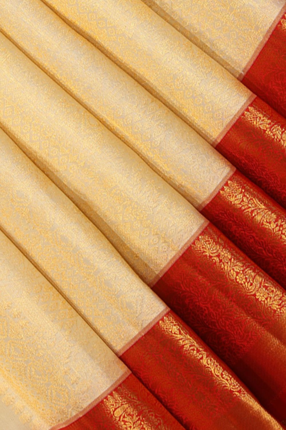 Kanchipattu Off-White Saree