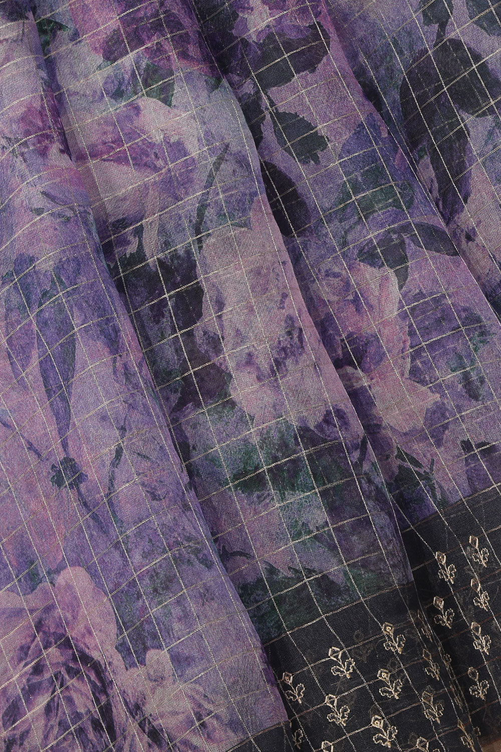 Image of Simple Yet Elegant Floral Print Saree