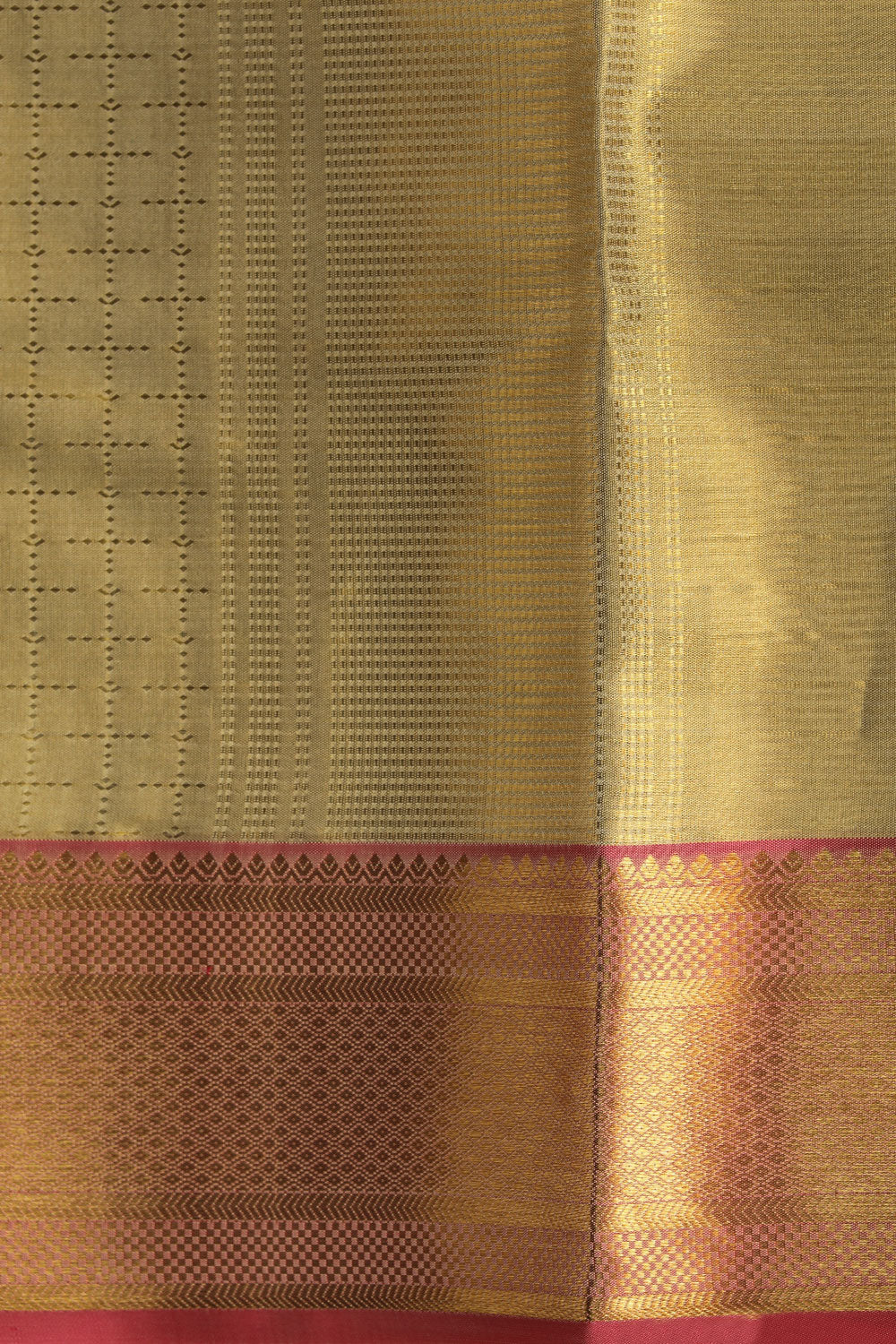 Image of Kanchi Silk Tissue-Gold Traditional Dhoti With Kanduva (8 X 4)