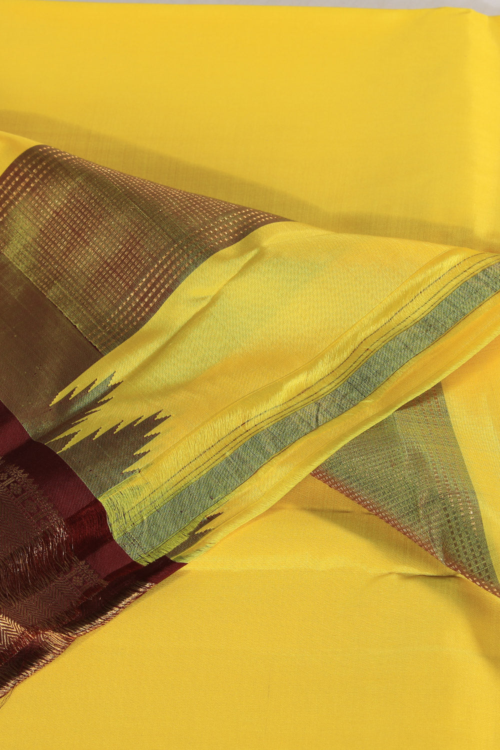 Kanchi Silk Yellow Dhoti With Kanduva (8 X 4)