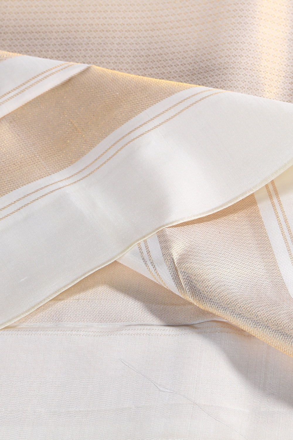 Kanchi Silk Off-White Dhoti With Kanduva (8 X 4)