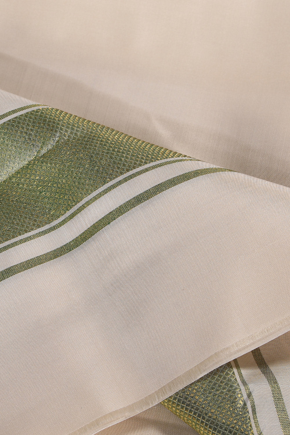 Image of Arani Silk Off-White Dhoti With Kanduva (8 X 4)