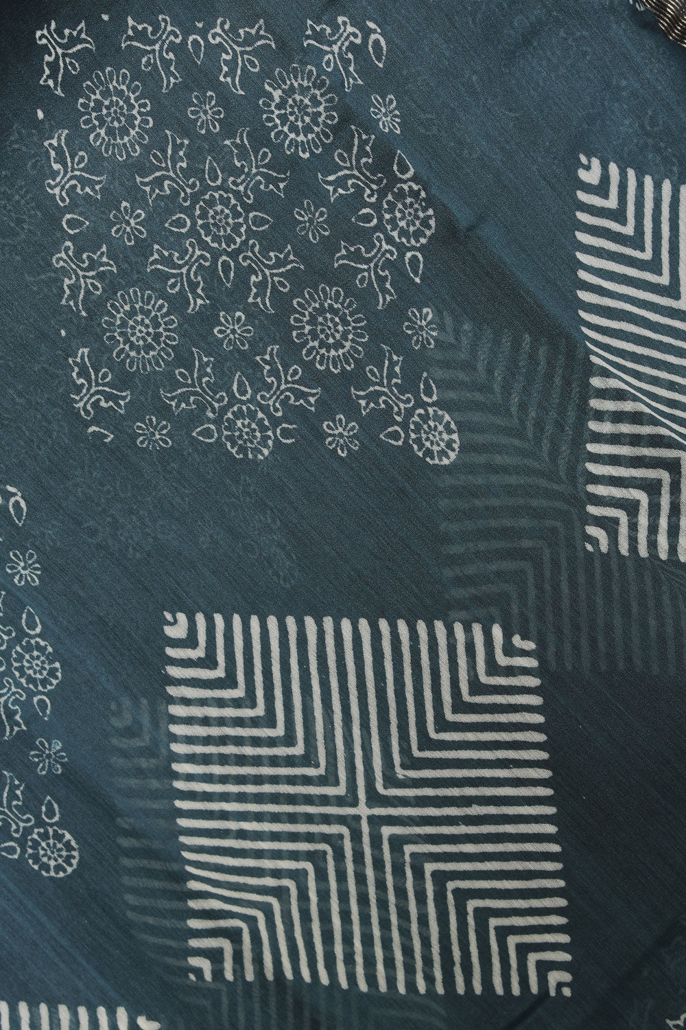 Image of Simple Yet Elegant Geometric Print Saree