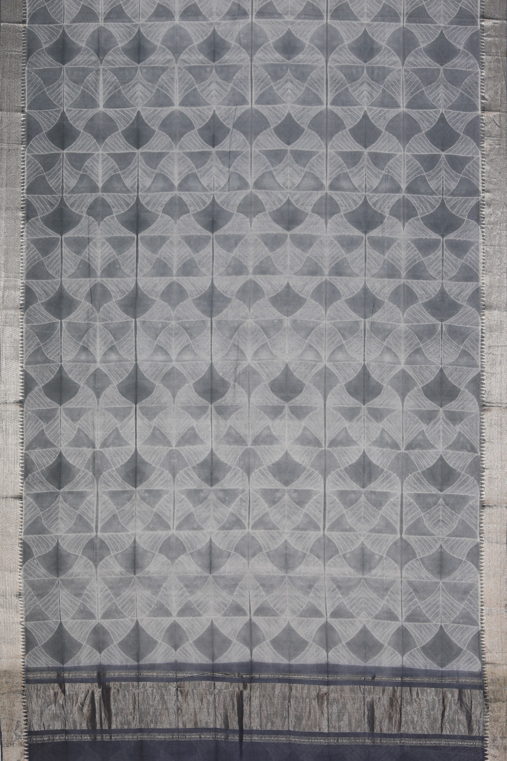 Mangalgiri Silk Grey Saree