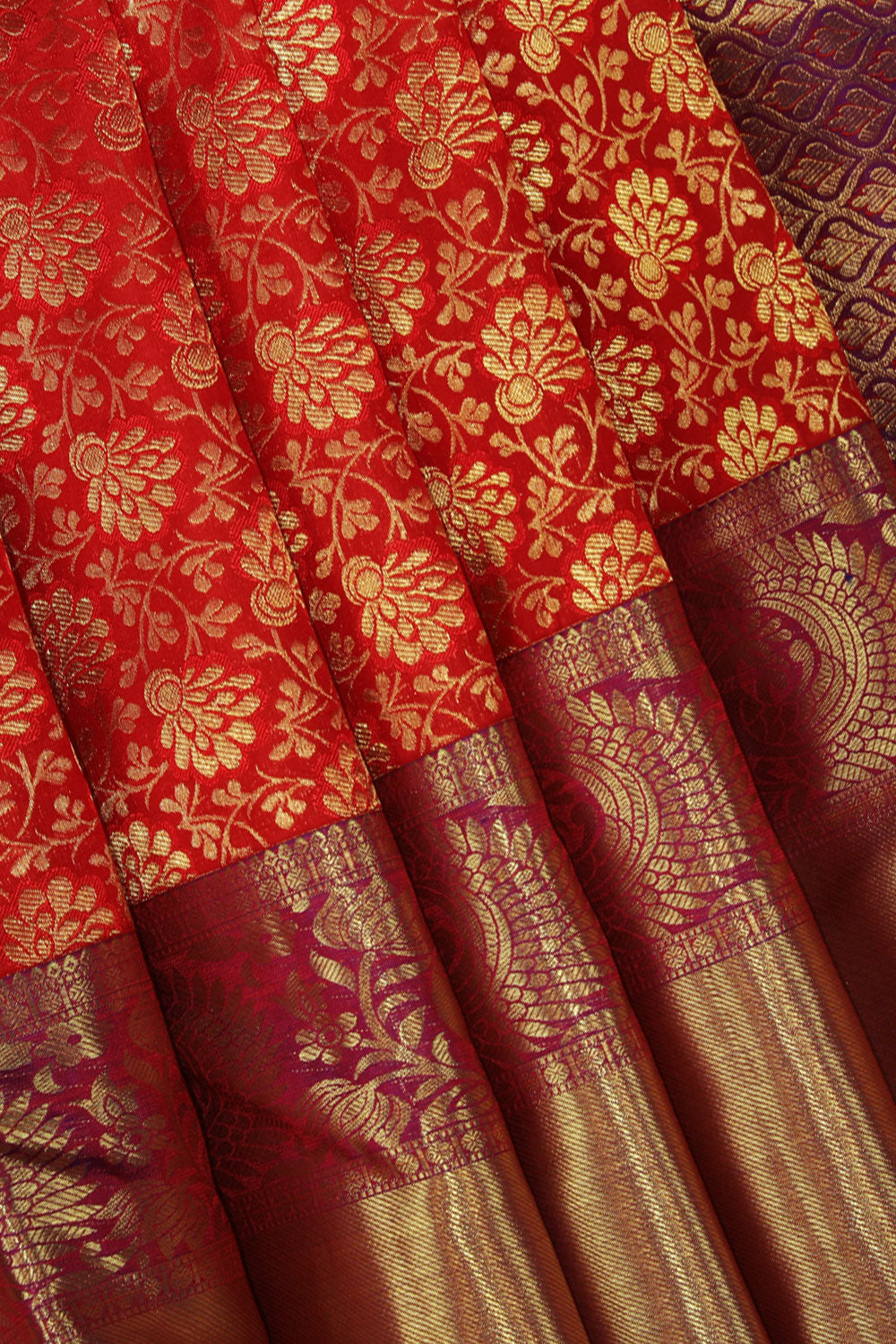 Image of Kanchipattu Red Saree With Korvai Border