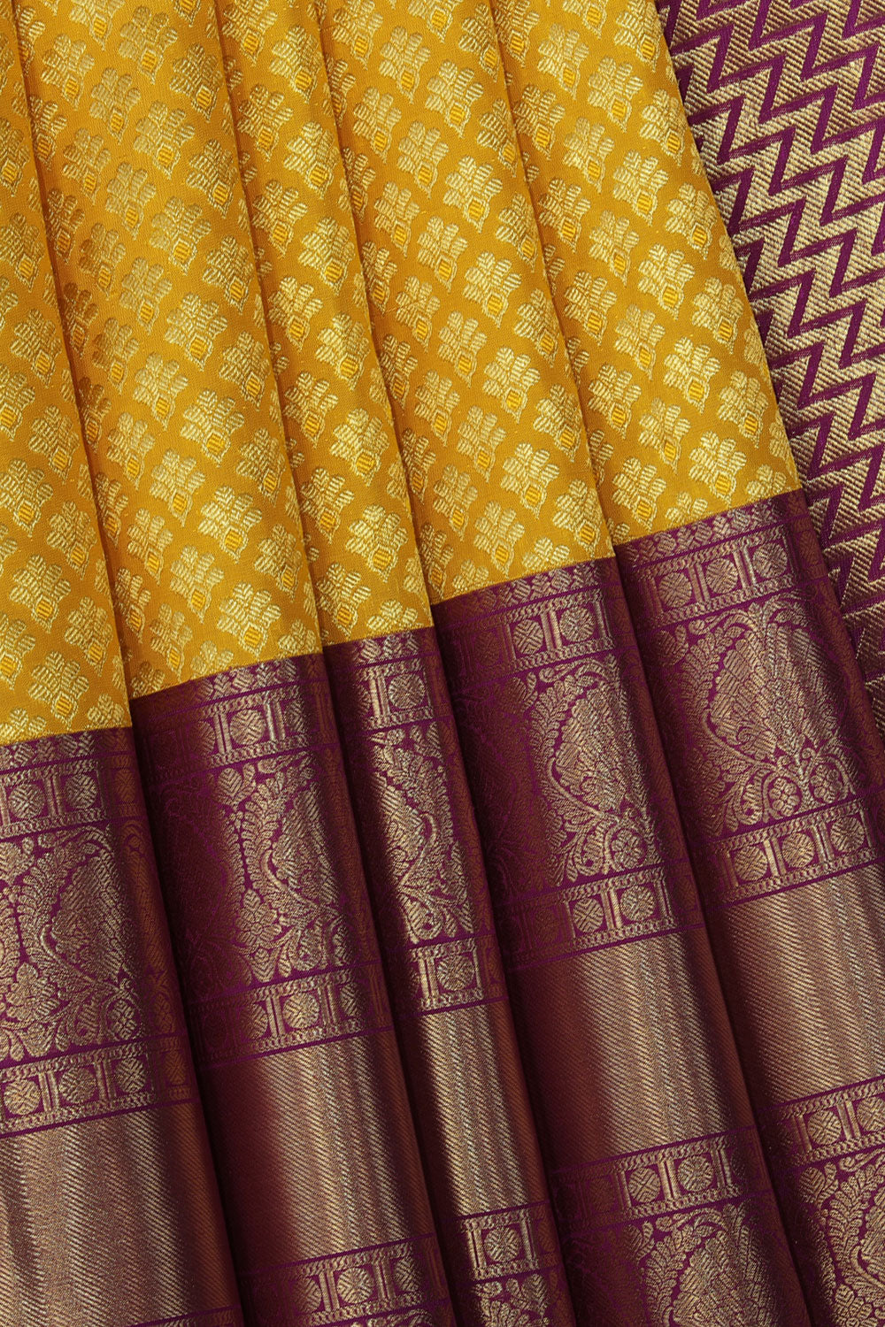 Kanchipattu Yellow Saree With Korvai Border