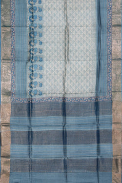 Image of Simple Yet Elegant Embroidery Saree