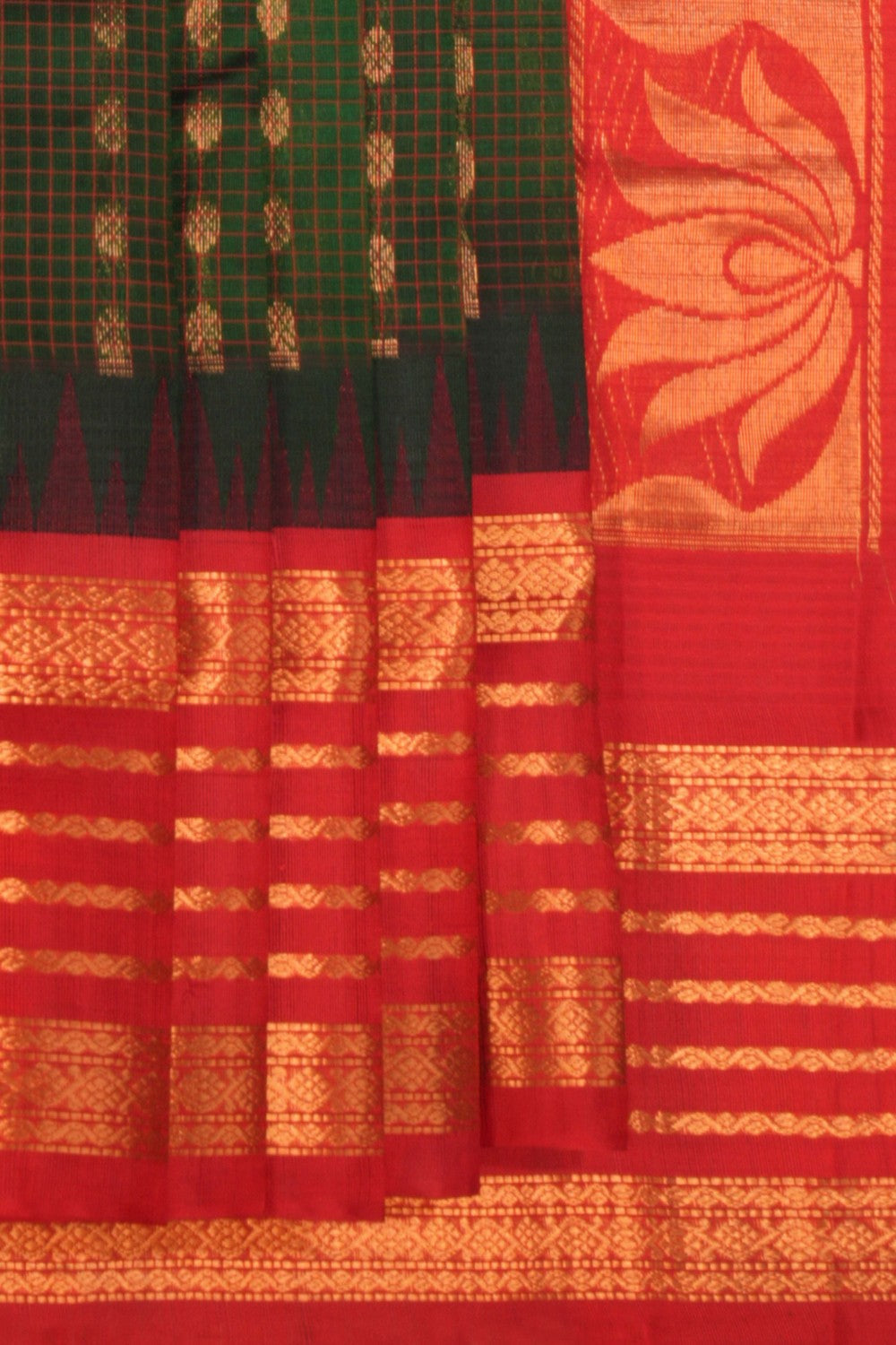 Kuppadam Kattam Green Saree