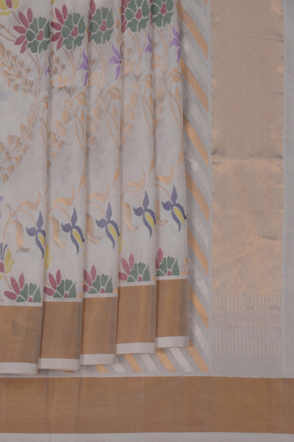 Image of Uppada Jamdani White Saree