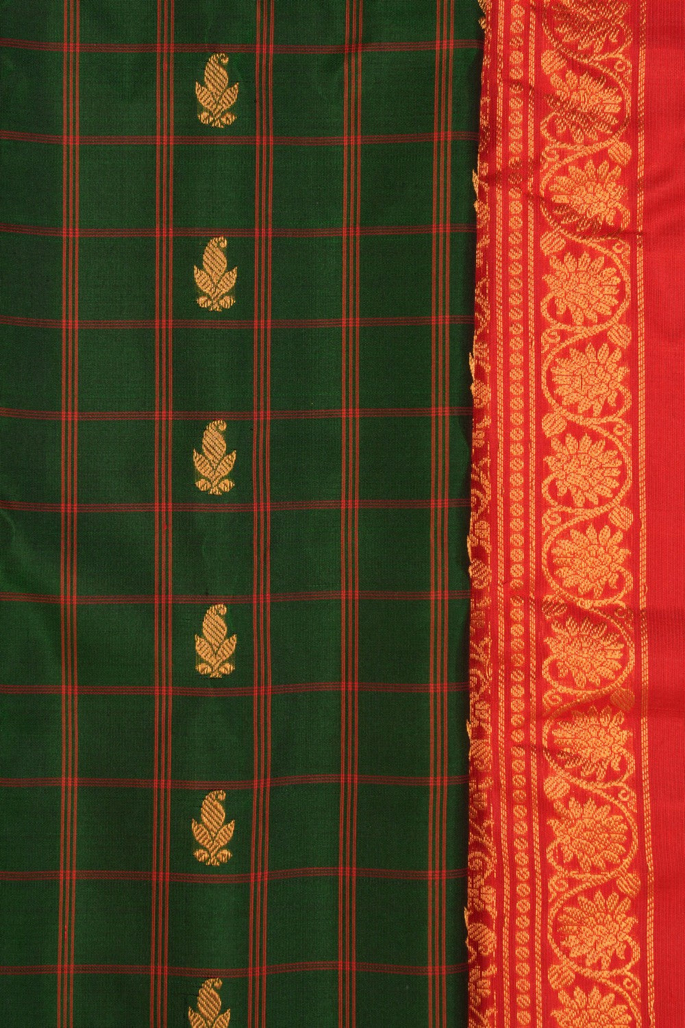 Gadwal Silk Kattam Green Saree