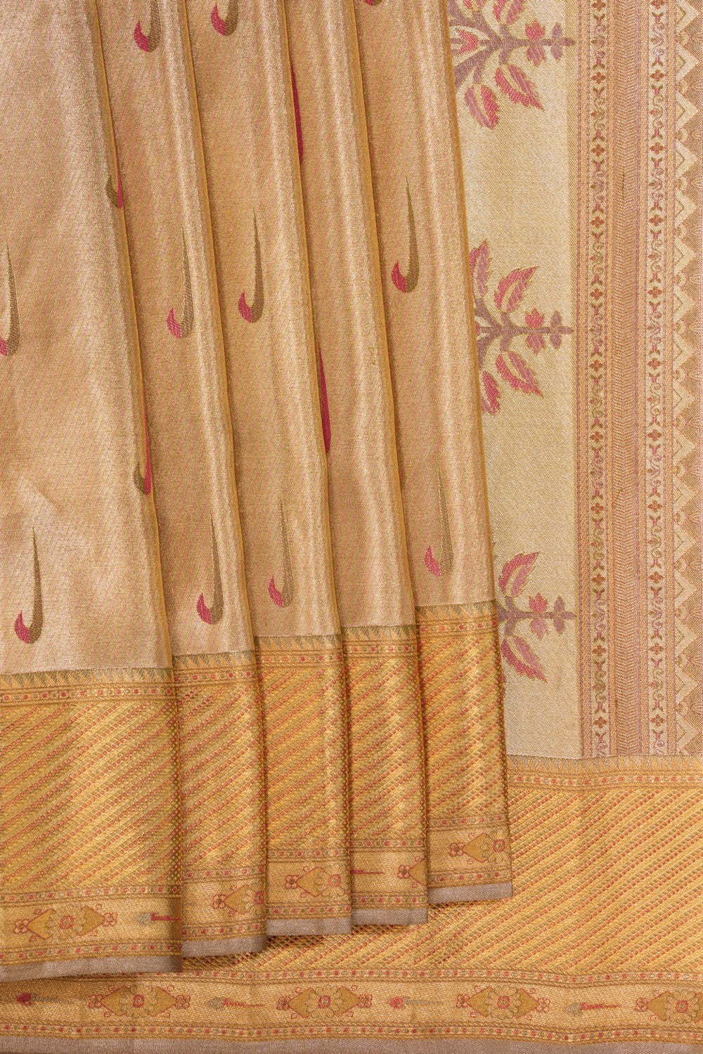 Image of Rangkat Kanchipattu Tissue Silver Saree