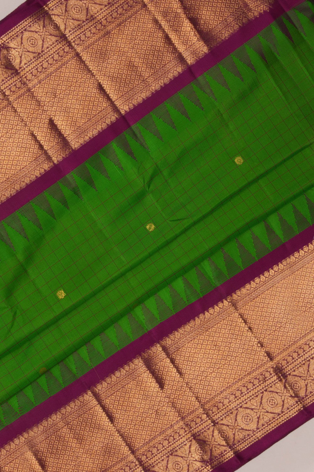 Kanchipattu Kattam Green Saree