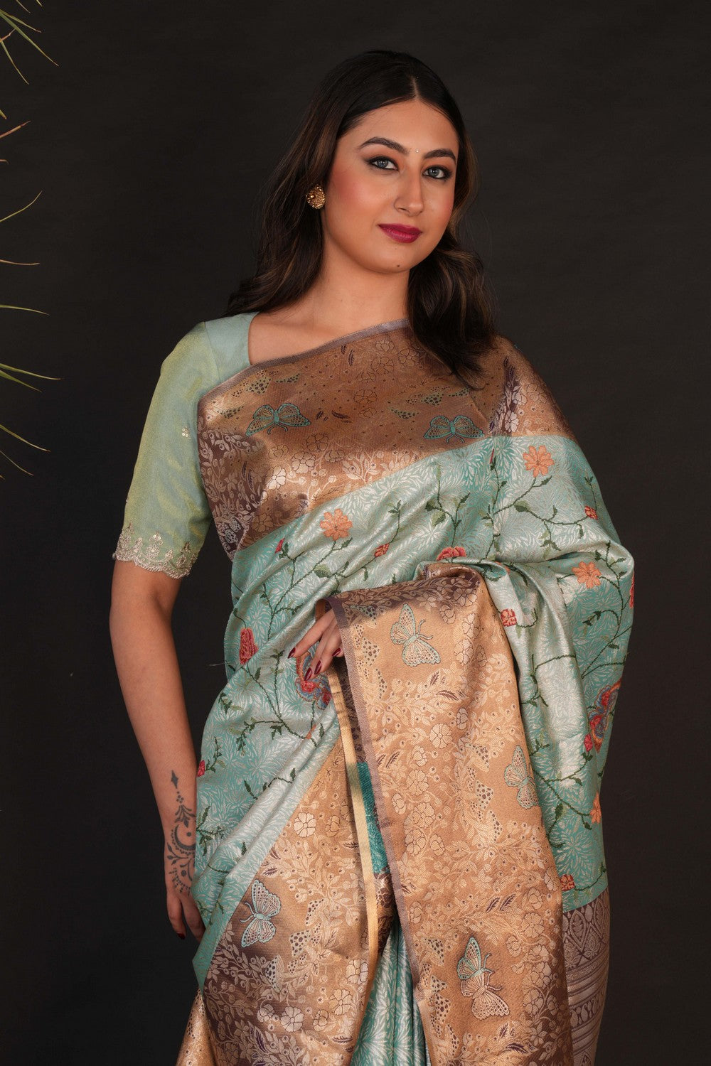 Image of A Beautiful Tissue Brocade Embroidery Saree