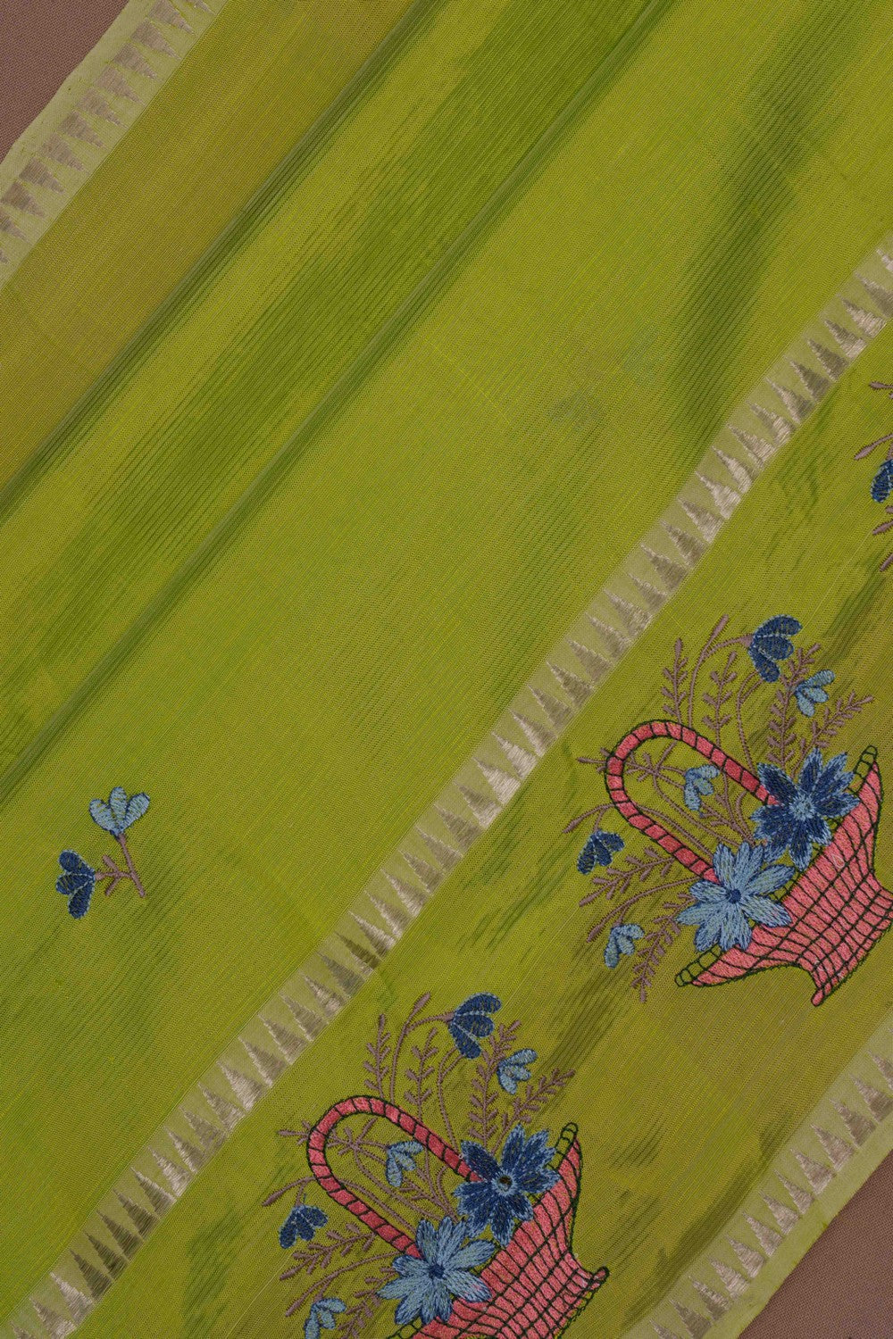 Image of Mangalgiri Silk Embroidery Saree