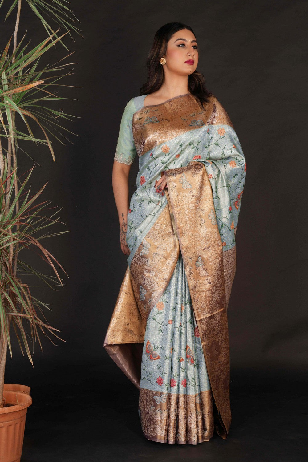 Image of A Beautiful Tissue Brocade Embroidery Saree