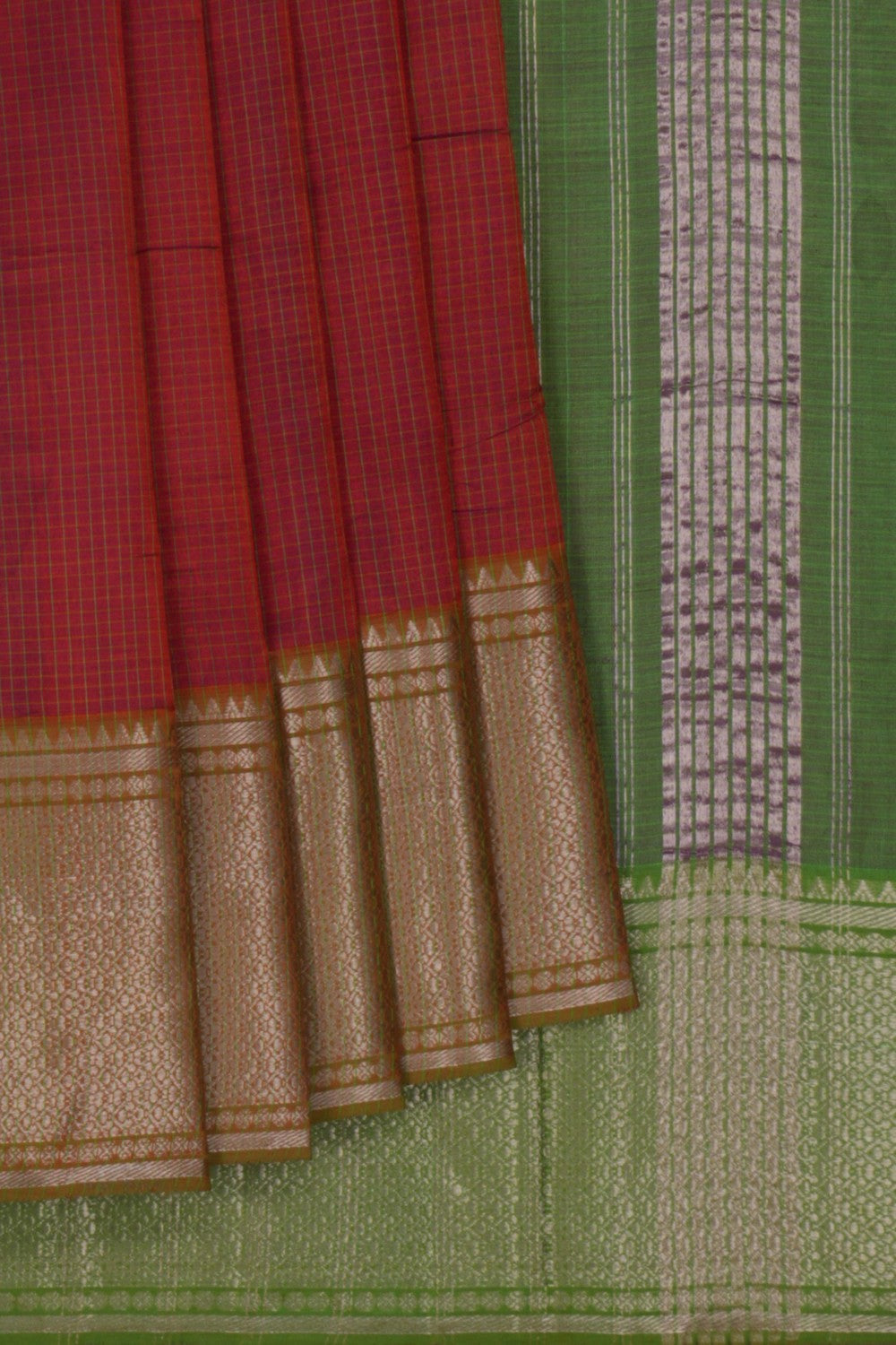 Image of Mangalgiri Silk Check Pattern Saree