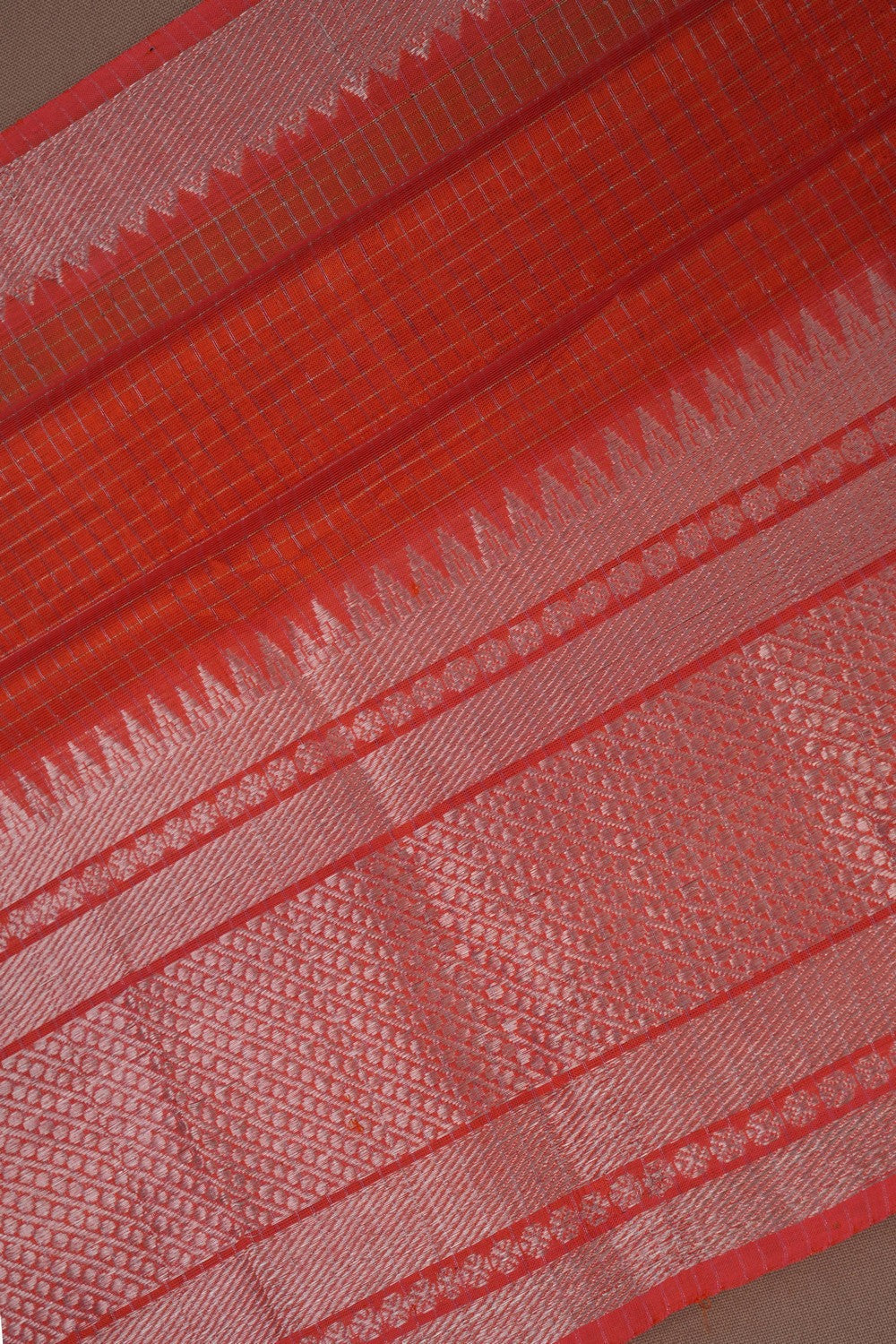 Mangalgiri Silk Check Pattern Saree