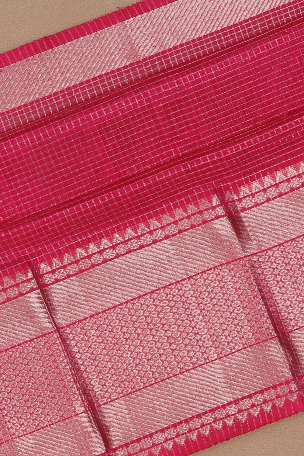 Mangalgiri Silk Check Pattern Saree