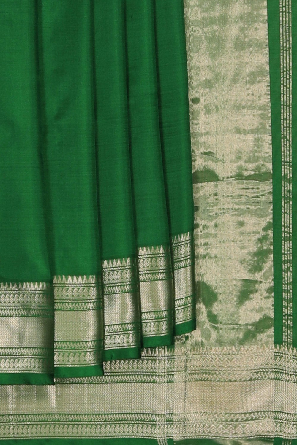 Mangalgiri Silk Green Saree
