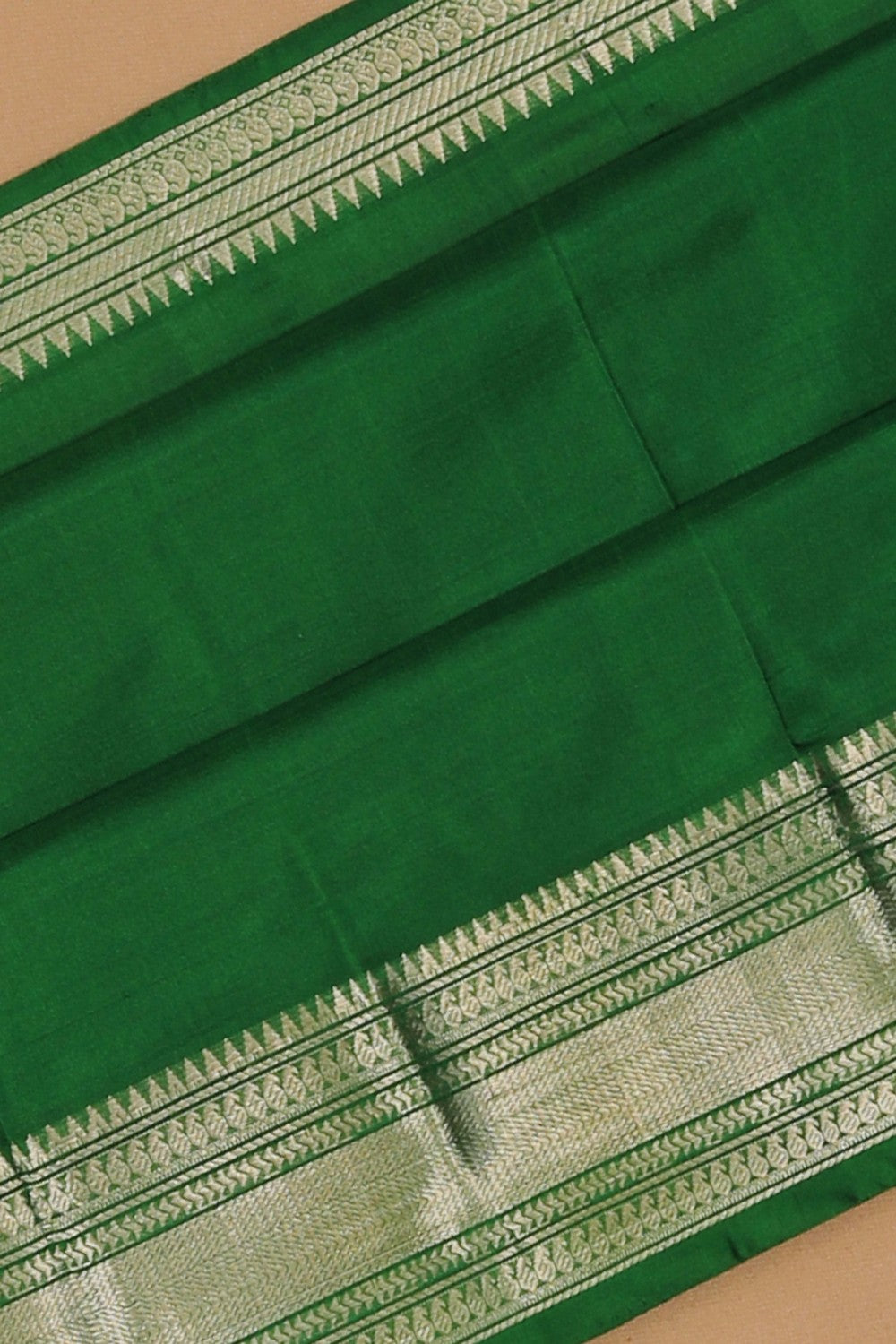Mangalgiri Silk Green Saree