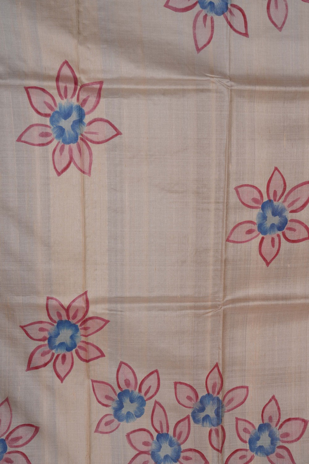 Image of A Floral Printed Tussar Saree