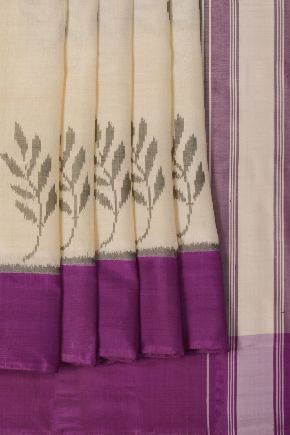 Pochampally Ikat Silk Cream Saree