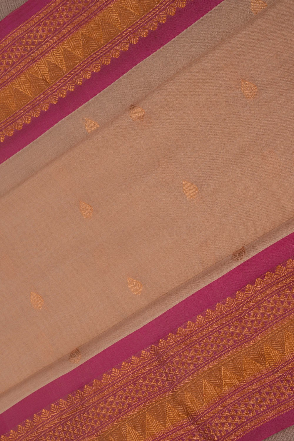 Gadwal Sico Beige Saree