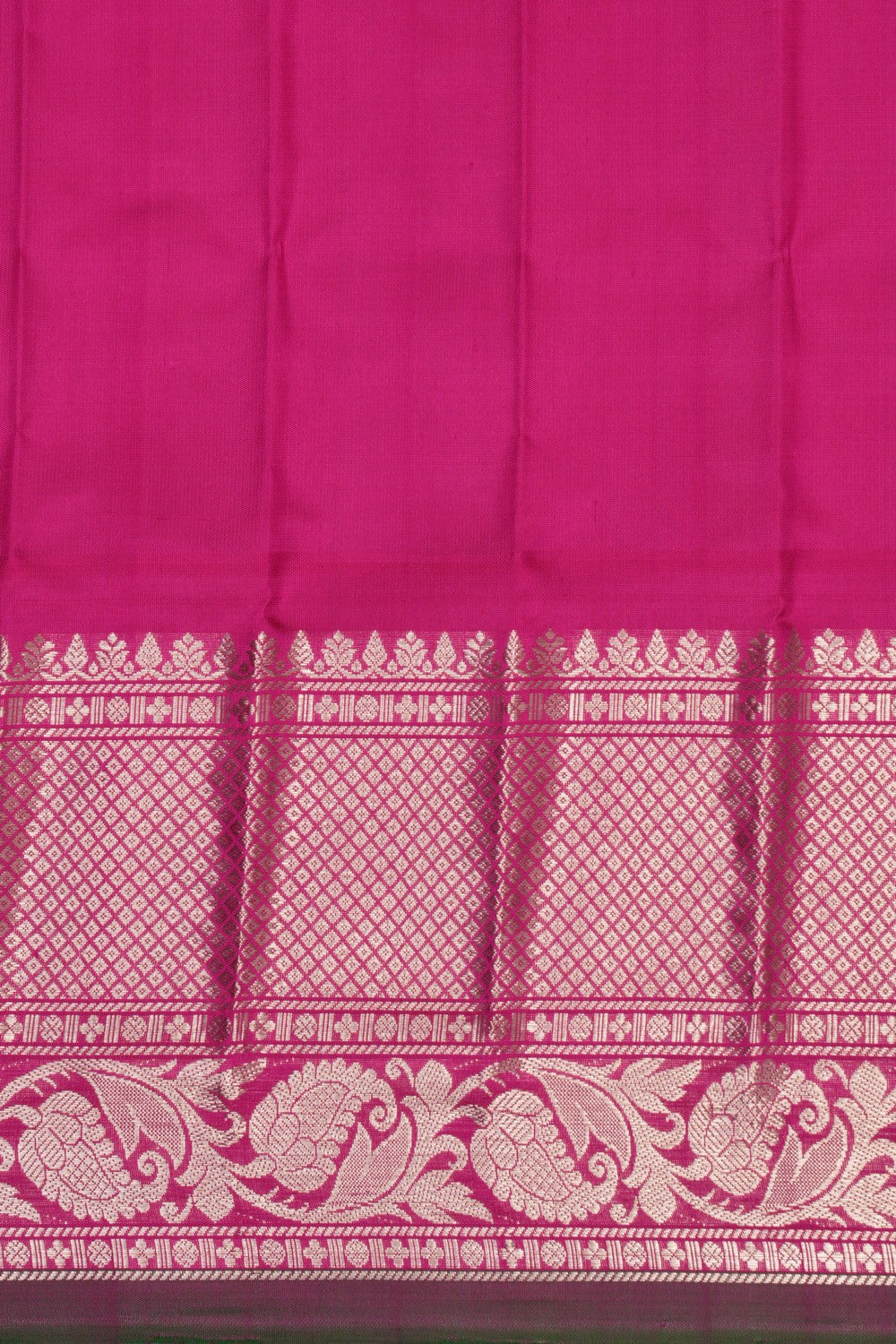 Image of Gadwal Silk Off-White Saree