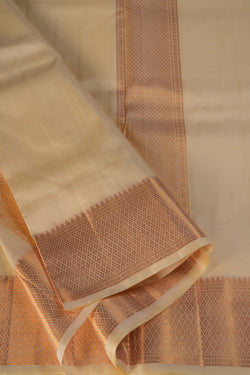 Image of Kanchi Silk Cream Dhoti With Kanduva (8 X 4)