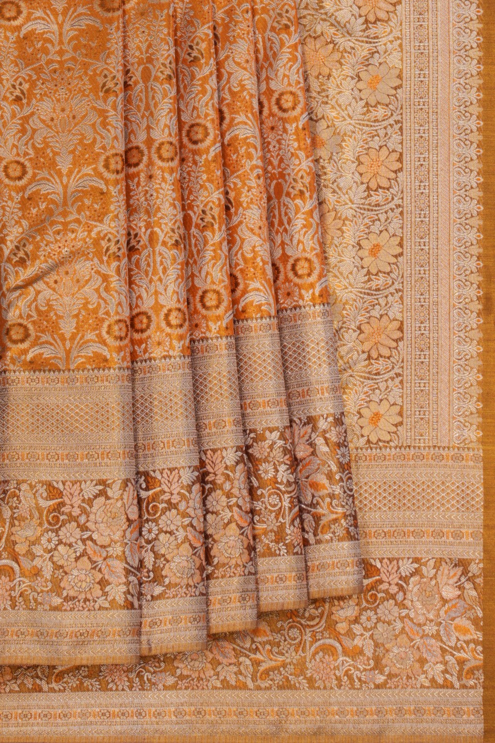A Gold Tissue Brocade Kanchipattu Saree