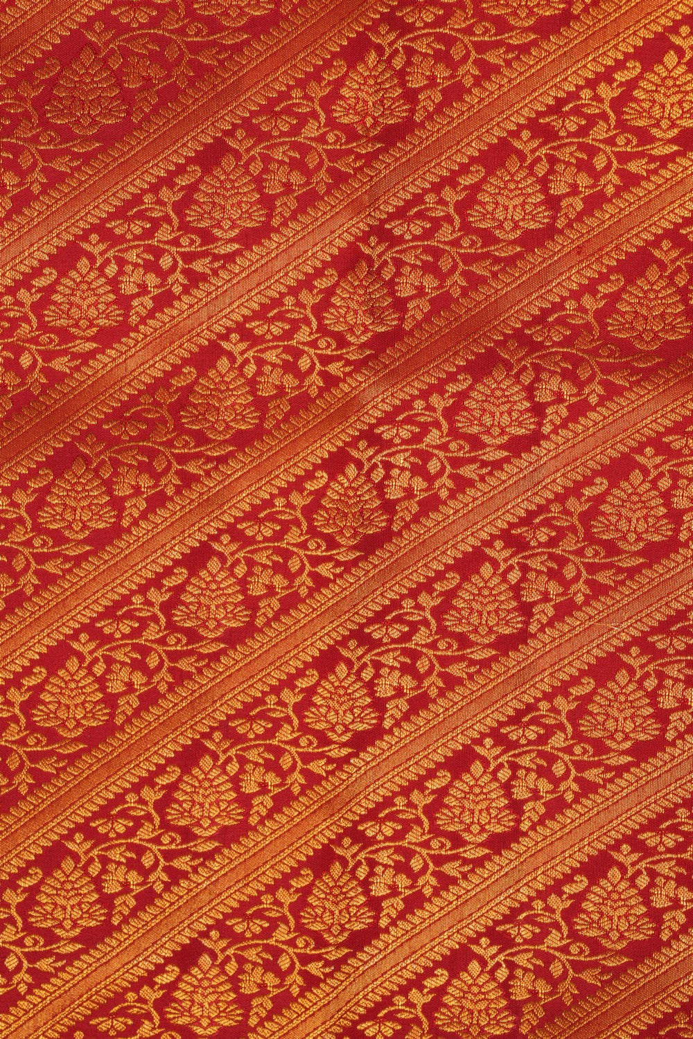 Red Brocade Kanchipattu Saree