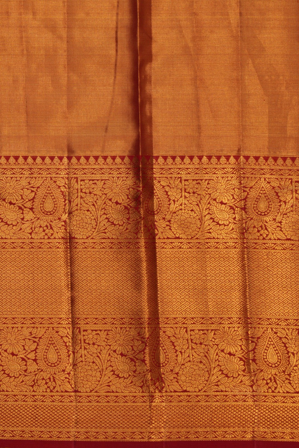 A Gold Tissue Brocade Kanchipattu Saree