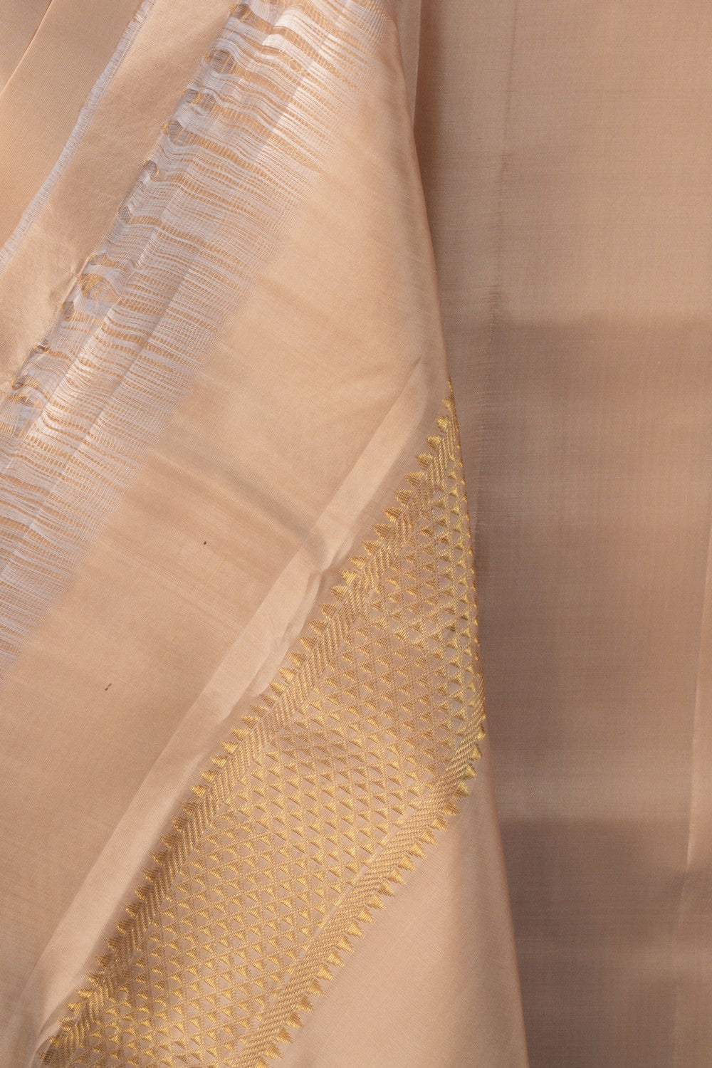 Image of Kanchipuram Silk Off-White Dhoti With Kanduva (8 X 4)