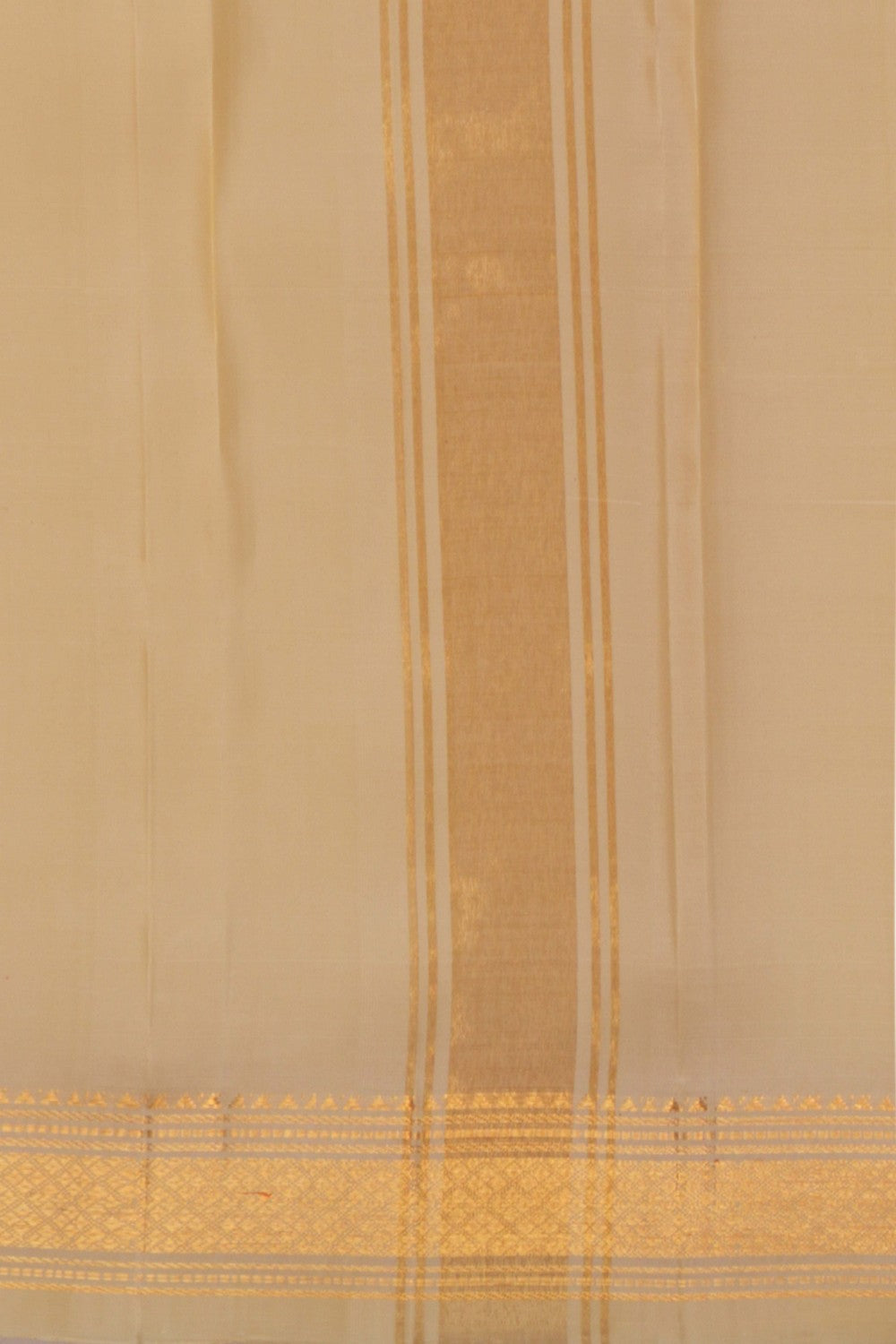 Image of Kanchi Silk Cream Dhoti With Kanduva (8 X 4)