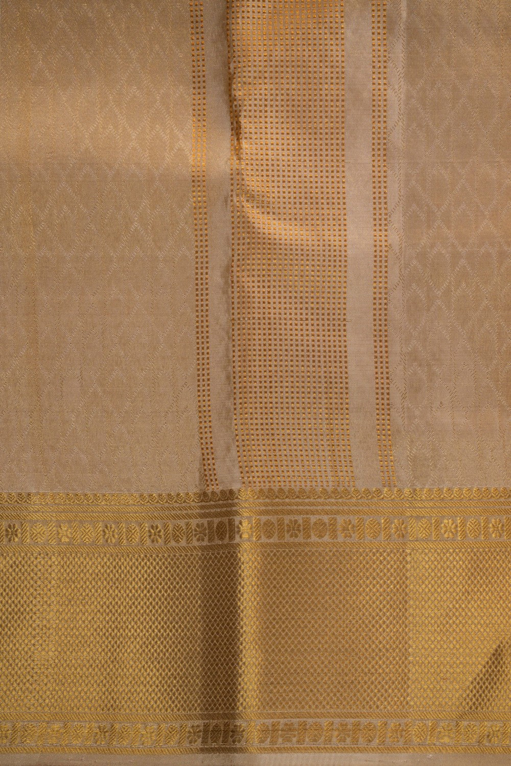 Image of Kanchi Silk Off-White Dhoti With Kanduva (8 X 4)