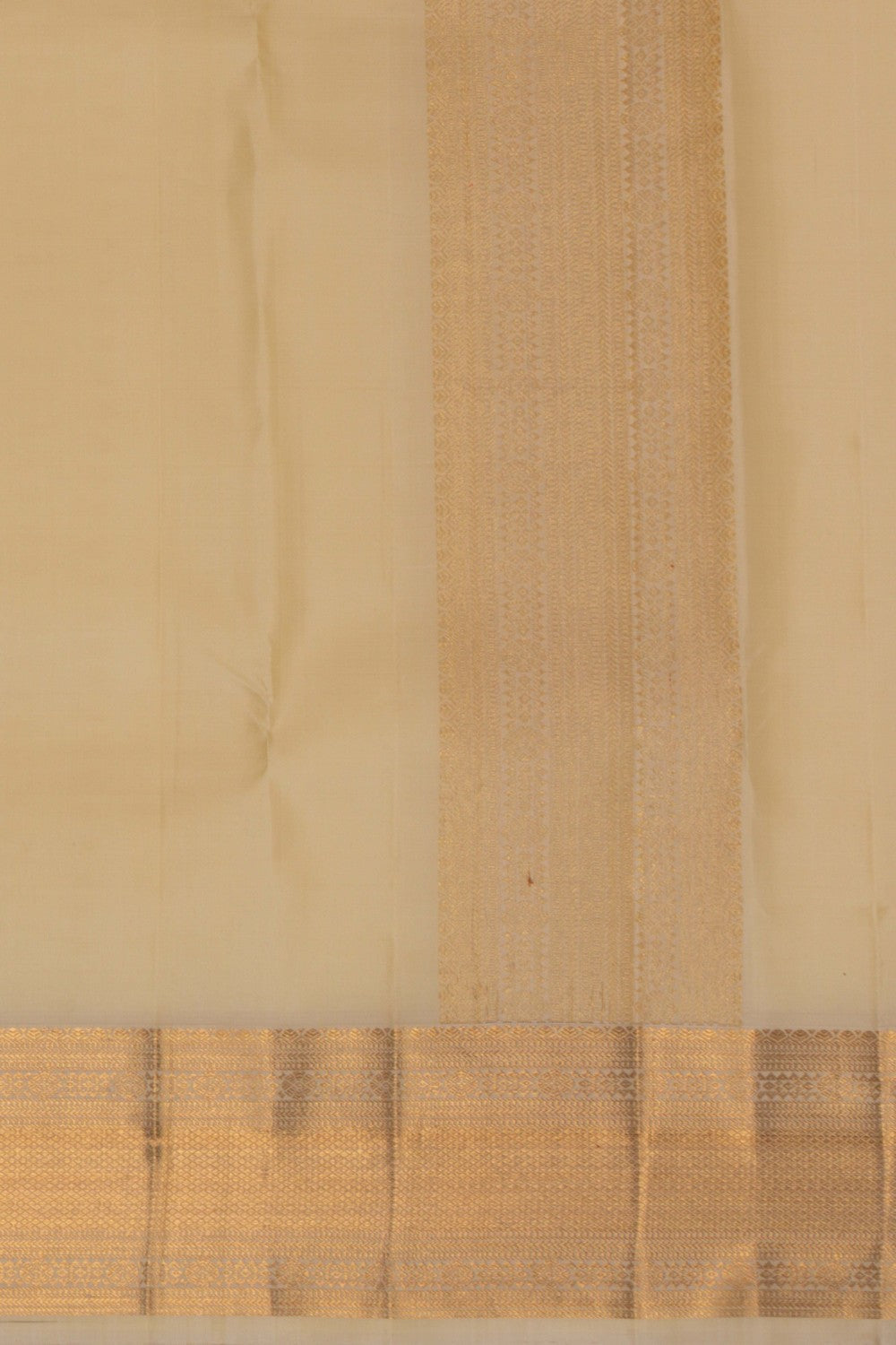 Image of Kanchi Silk Cream Dhoti With Kanduva (8 X 4)