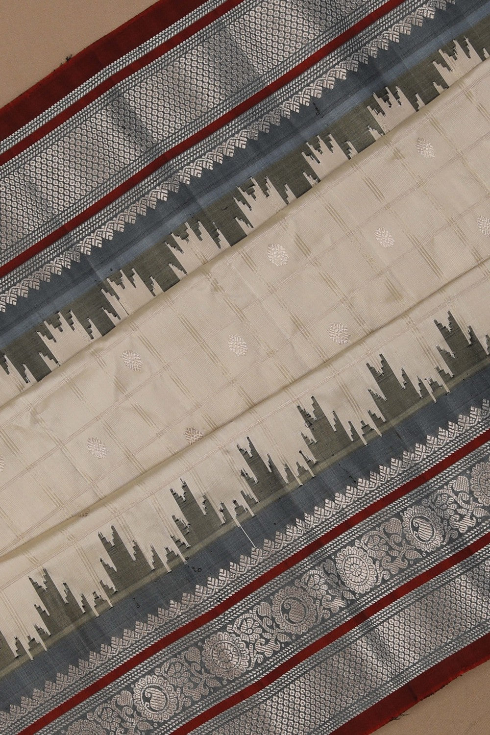 Gadwal Silk Kattam Off-White Saree