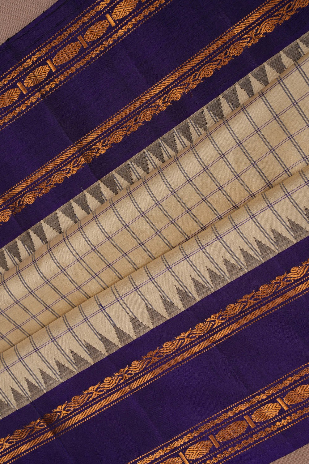 Gadwal Silk Kattam Off-White Saree
