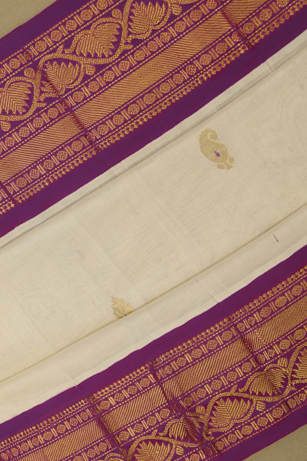 Gadwal Cotton Off-White Saree