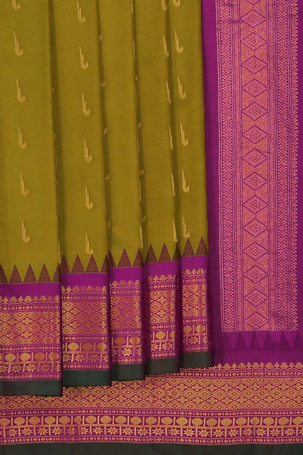 Gadwal Silk Green Saree