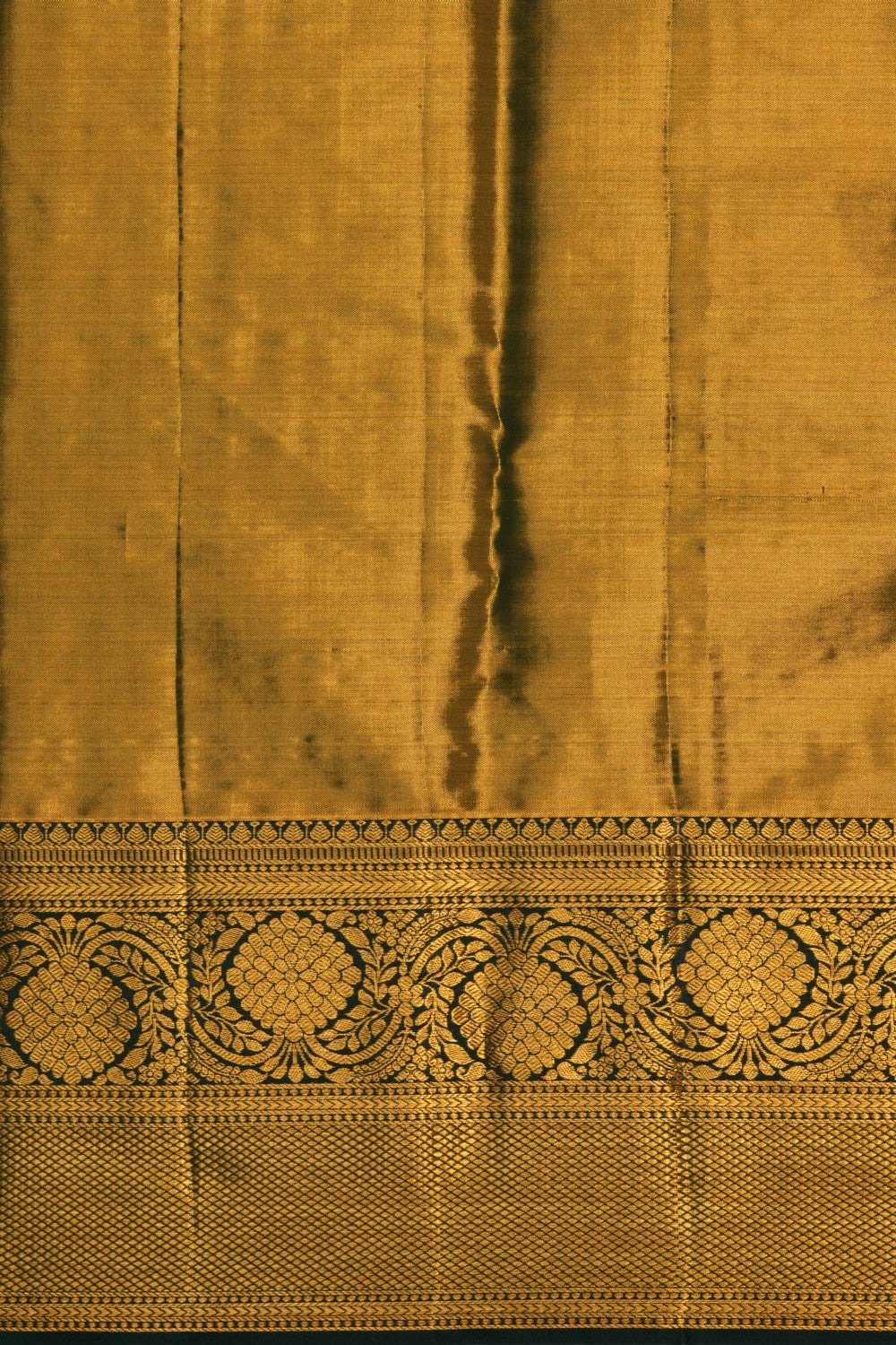 Kanchipattu Tissue Brocade Gold Saree