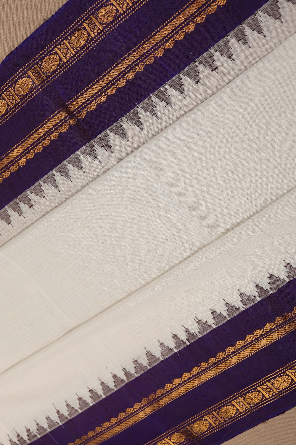 Gadwal Cotton White Saree