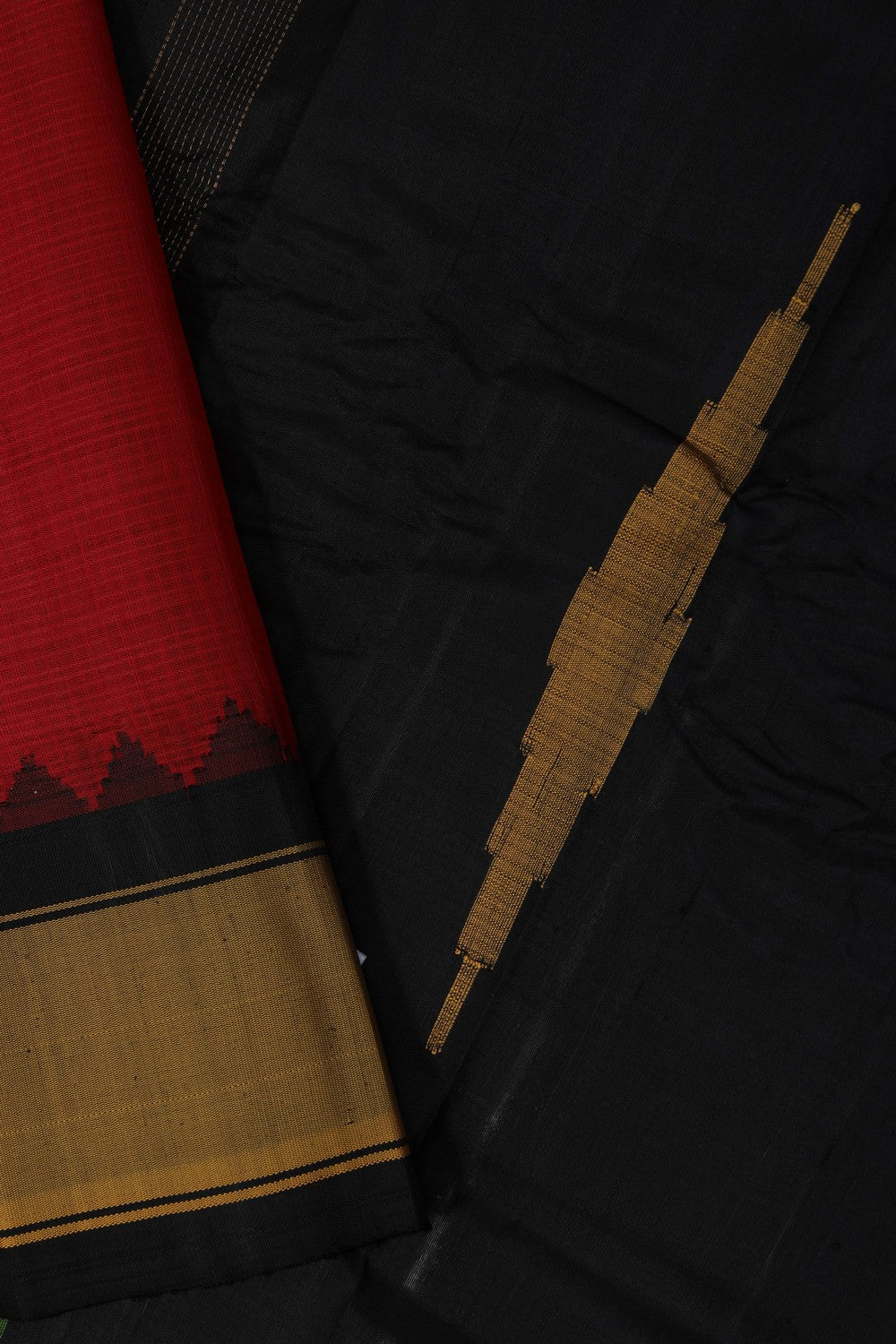 Image of Gadwal Cotton Red Saree