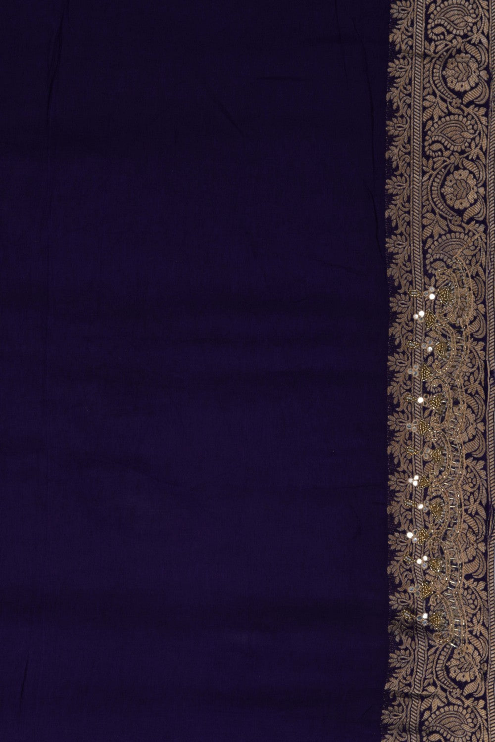 A Graceful Festive Silk Saree