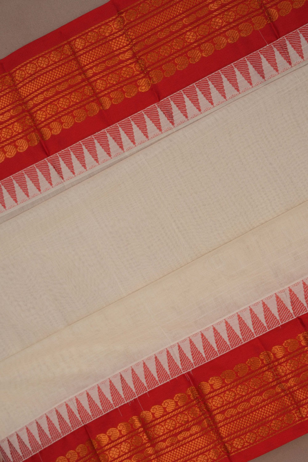 Image of Gadwal Cotton Off-White Saree