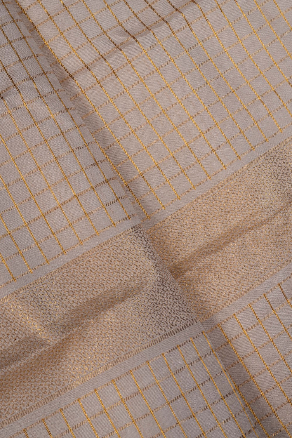 Image of Arani Silk Off-White Dhoti With Kanduva (8 X 4)