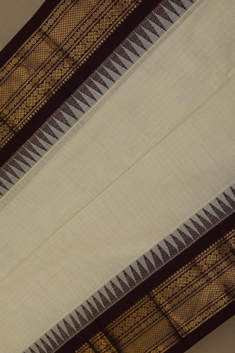 Image of Gadwal Cotton Off-White Saree