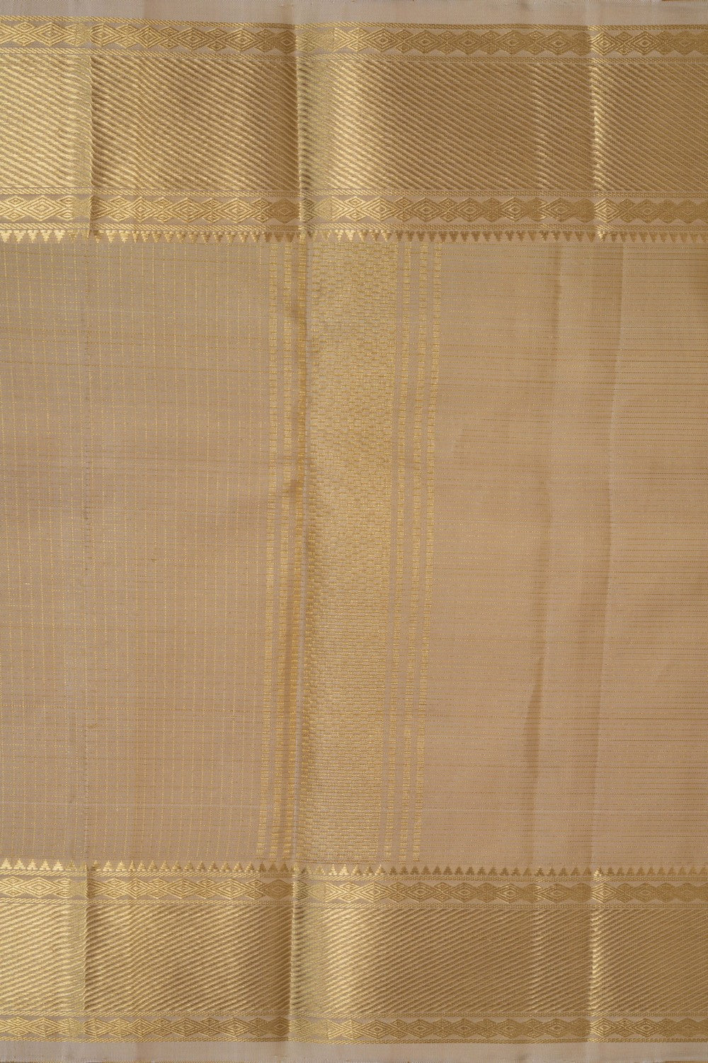 Image of Kanchipuram Silk Off-White Dhoti With Kanduva (8 X 4)